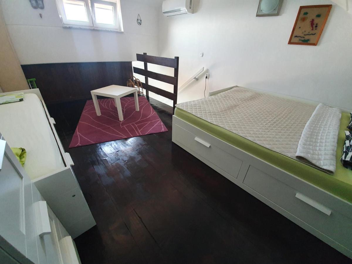 Modern Two Floors Apartment With A Beautiful View Martinscica  Bagian luar foto