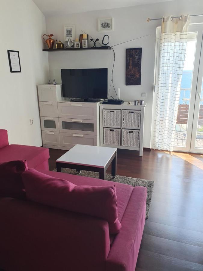 Modern Two Floors Apartment With A Beautiful View Martinscica  Bagian luar foto
