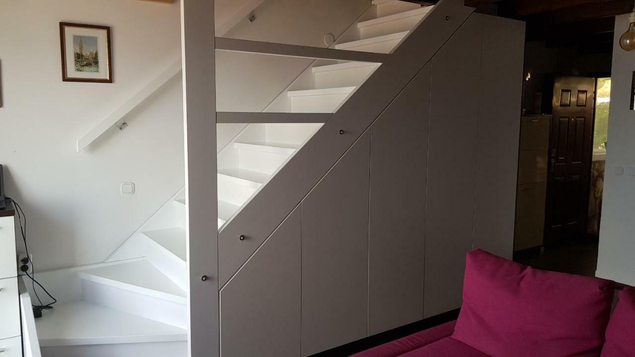 Modern Two Floors Apartment With A Beautiful View Martinscica  Bagian luar foto